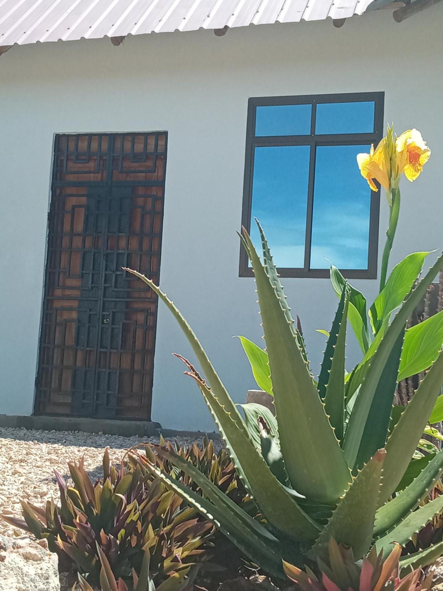 Maku House